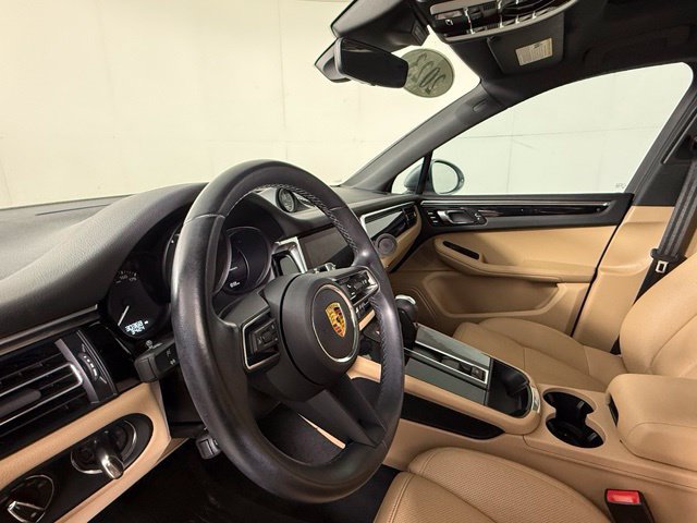 Used 2023 Porsche Macan AWD/4WD image 17