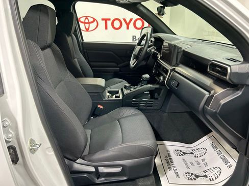 Used 2025 Toyota 4Runner SR5 image 12