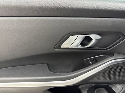 Used 2019 BMW 330i Sedan RWD image 40