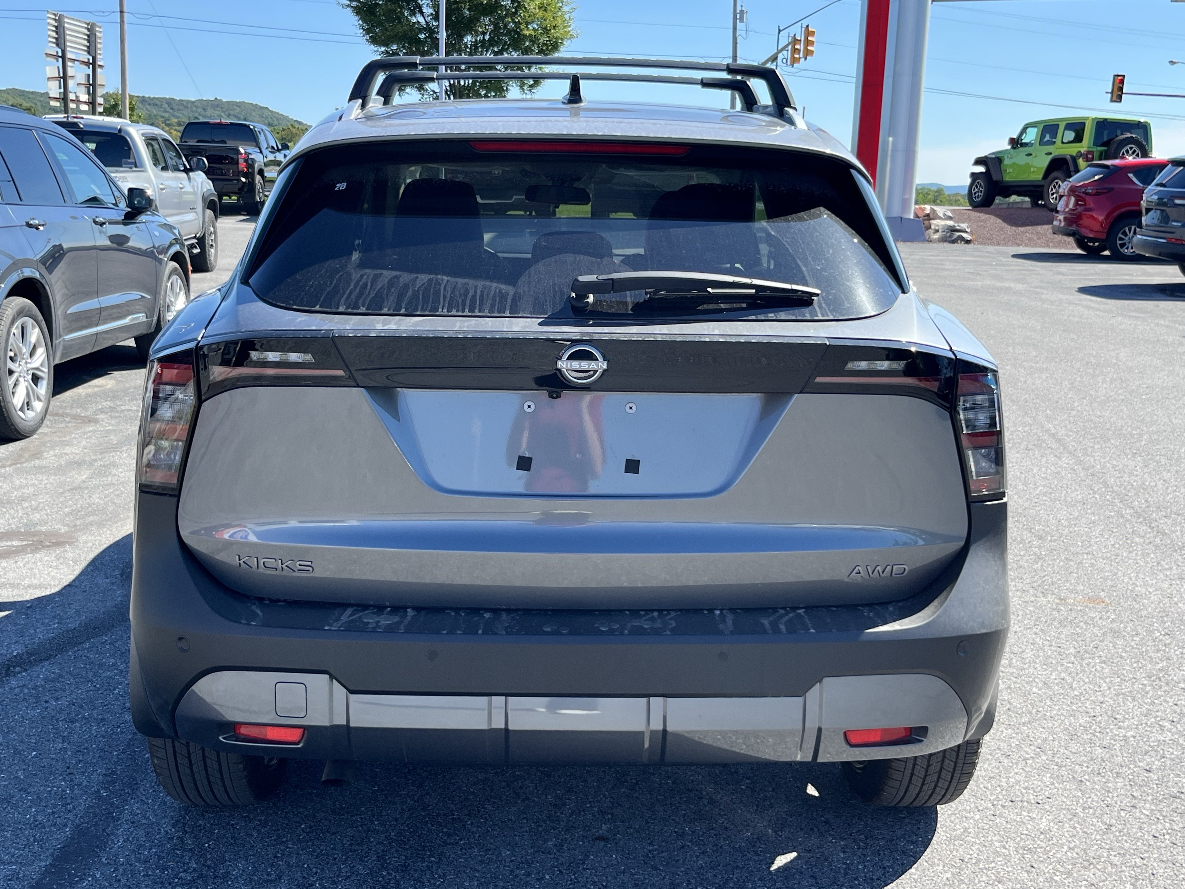 New 2027 Nissan Kicks SR AWD/4WD image 6