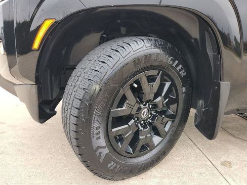 Certified 2022 Nissan Frontier SV image 30