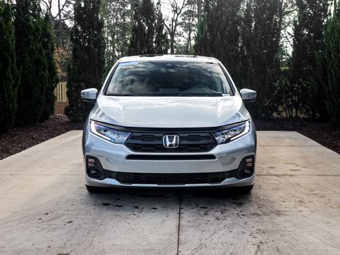 Certified 2026 Honda Odyssey EX-L image 3