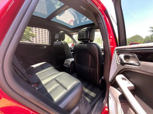 Used 2020 Porsche Macan w/ Premium Package Plus AWD/4WD image 10