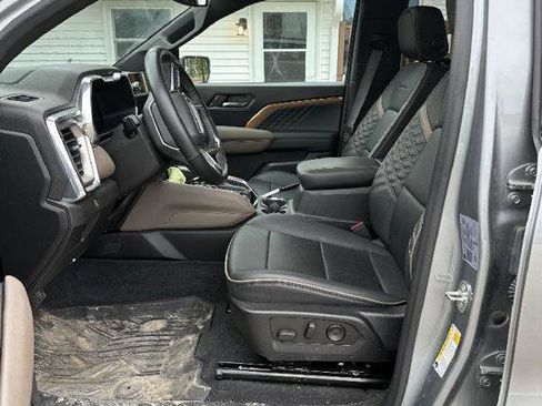 Used 2023 GMC Canyon Denali AWD/4WD image 7