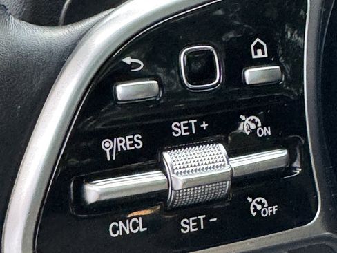 Used 2021 Mercedes-Benz GLC 300 4MATIC w/ AMG Line image 57