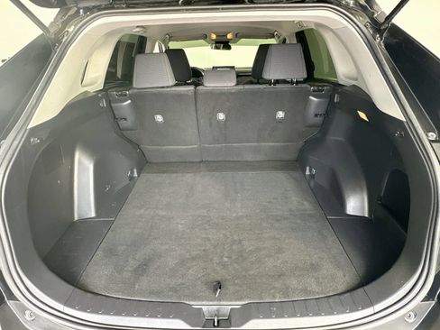 Used 2021 Toyota RAV4 LE FWD image 23