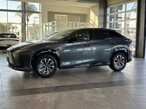 Used 2024 Lexus RZ 300e Premium image 8