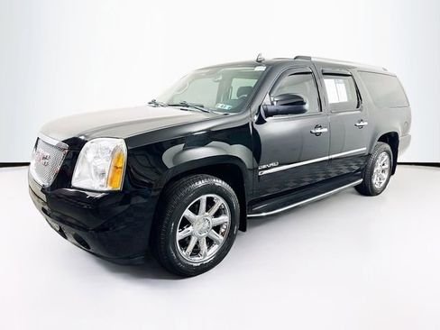 Used 2010 GMC Yukon XL Denali image 4