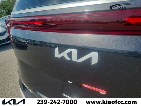 New 2026 Kia Carnival EX FWD image 10