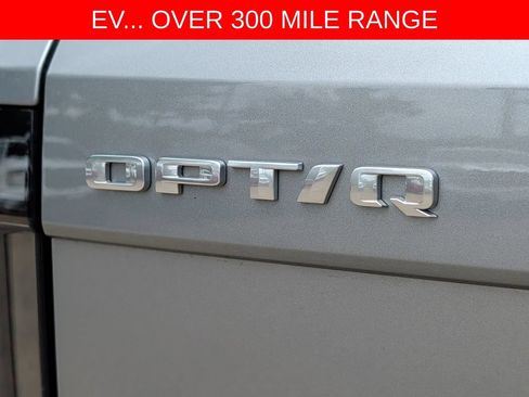 Used 2025 Cadillac Optiq Sport 2 w/ LPO, Floor Liner Package AWD/4WD image 41