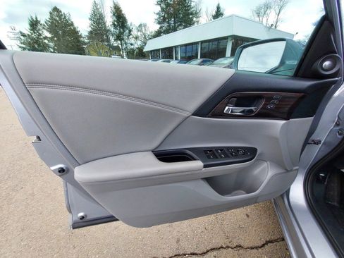 Used 2016 Honda Accord EX-L image 8