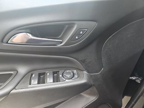 Used 2024 Chevrolet Equinox LT FWD image 25