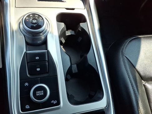 Used 2020 Ford Explorer XLT w/ Equipment Group 202A AWD/4WD image 22