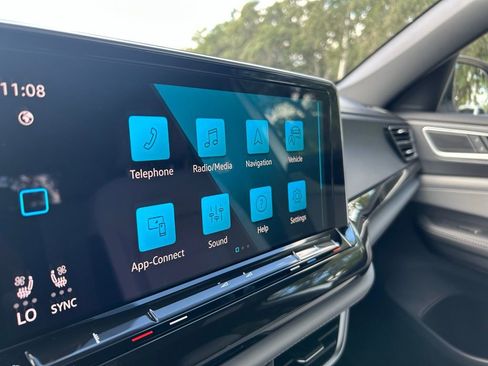 New 2026 Volkswagen Atlas Cross Sport SEL R-Line image 12