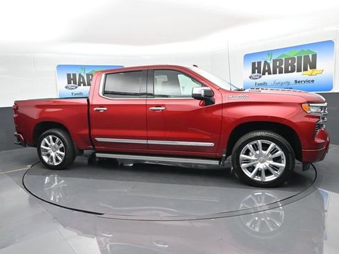 Used 2026 Chevrolet Silverado 1500 High Country w/ Technology Package AWD/4WD image 7