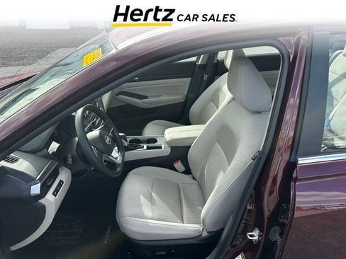 Used 2025 Nissan Altima 2.5 SV image 8