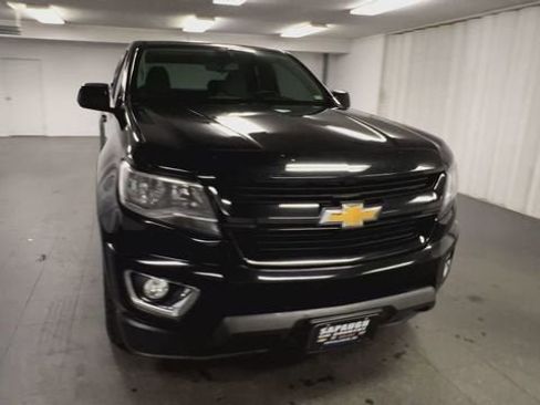 Certified 2019 Chevrolet Colorado W/T w/ Custom Special Edition AWD/4WD image 3