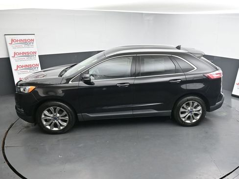 Used 2019 Ford Edge Titanium w/ Cargo Accessory Package FWD image 31