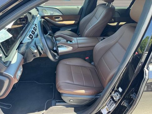 Used 2025 Mercedes-Benz GLS 450 4MATIC image 10