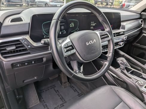 Used 2023 Kia Telluride LX FWD image 14