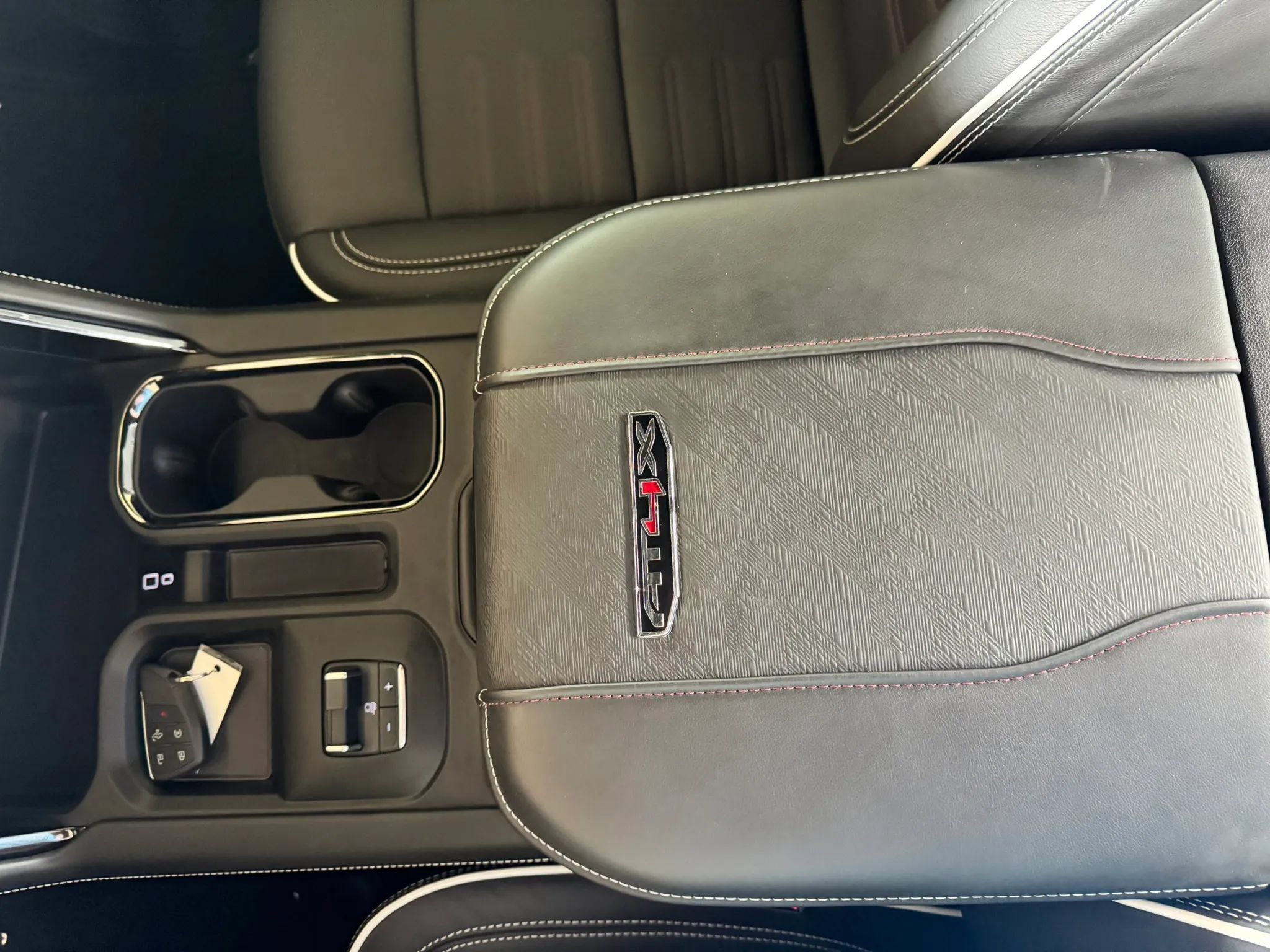 Used 2026 GMC Sierra 2500 AT4X AWD/4WD image 17