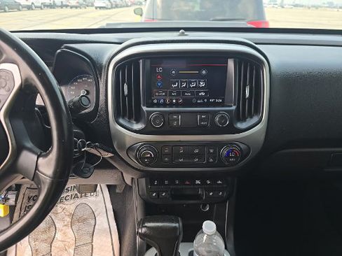 Used 2019 Chevrolet Colorado ZR2 w/ ZR2 Midnight Special Edition AWD/4WD image 5