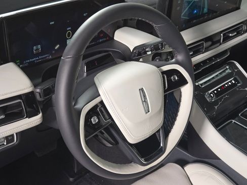 New 2026 Lincoln Aviator Black Label AWD/4WD image 25