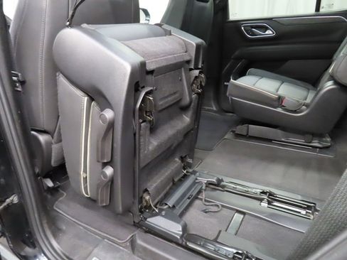 Used 2024 GMC Yukon SLT w/ SLT Luxury Package AWD/4WD image 69