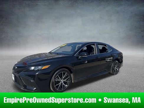 Used 2023 Toyota Camry SE FWD image 1