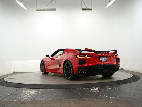Used 2022 Chevrolet Corvette Stingray Premium Conv w/ Z51 Performance Package RWD image 39