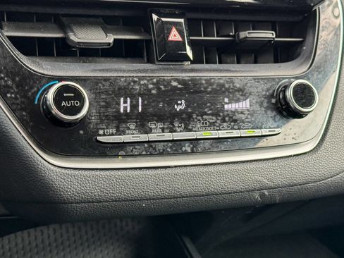 Used 2020 Toyota Corolla LE image 22