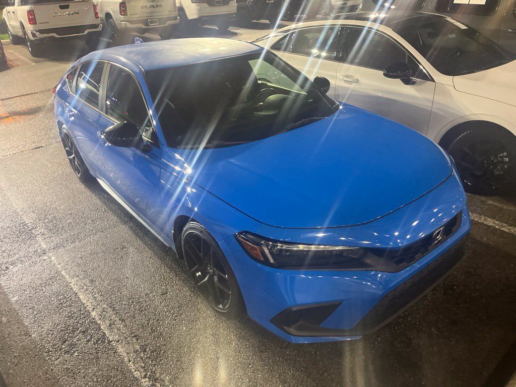 Used 2023 Honda Civic Sport image 2