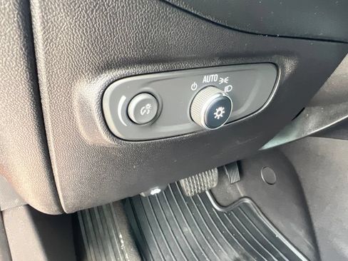 Used 2018 Chevrolet Equinox LT w/ Sun & Infotainment Package FWD image 55