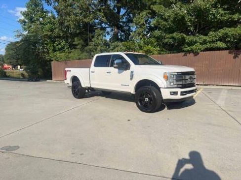 Used 2018 Ford F250 Platinum AWD/4WD image 3