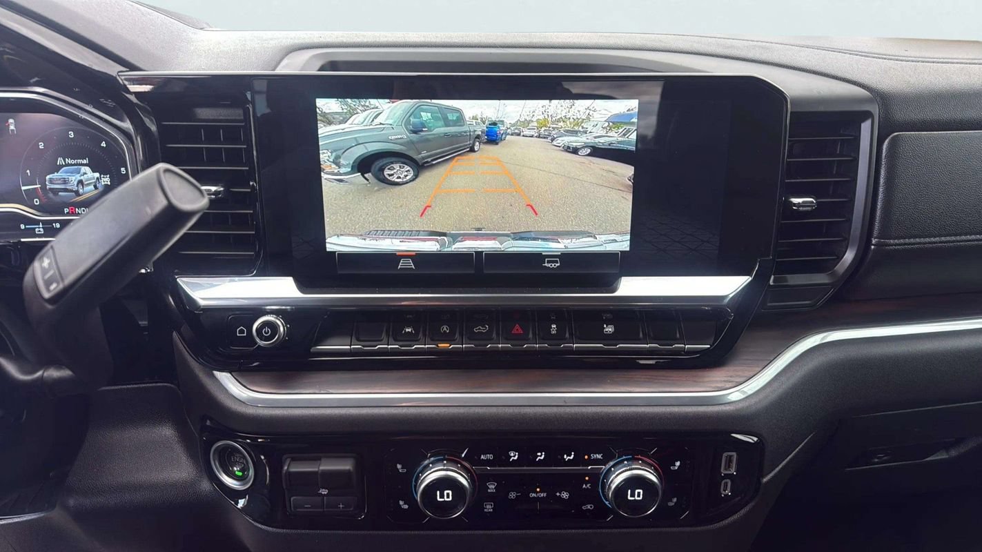 Used 2025 GMC Sierra 1500 SLT AWD/4WD image 13
