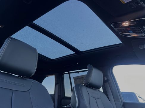 New 2024 Jeep Grand Cherokee Overland w/ Luxury Tech Group IV image 15