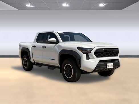 Used 2024 Toyota Tacoma TRD Off-Road AWD/4WD image 7