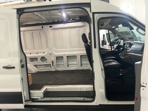 Used 2022 Ford Transit 250 Medium Roof AWD image 21