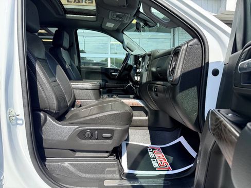 Used 2022 GMC Sierra 3500 Denali w/ Denali Ultimate Package image 45