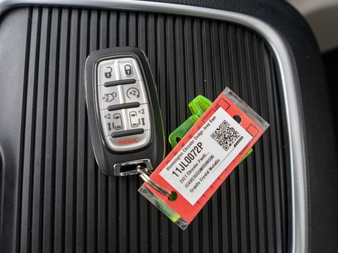 Used 2021 Chrysler Pacifica Limited w/ Premium & Safety Sphere Group AWD/4WD image 33
