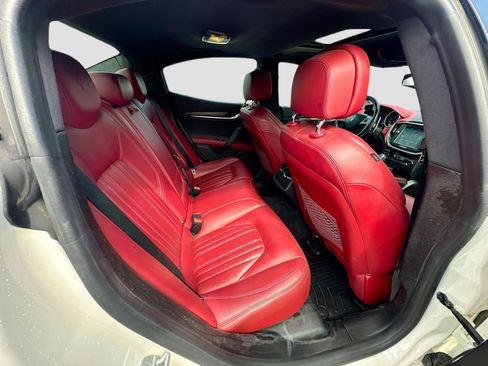 Used 2016 Maserati Ghibli S RWD image 29