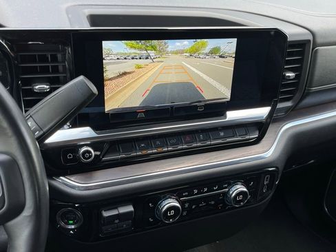 Used 2025 GMC Sierra 1500 SLT image 18