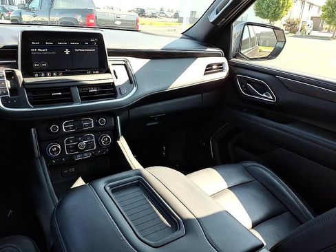 Used 2021 Chevrolet Tahoe Z71 w/ Z71 Signature Package AWD/4WD image 25
