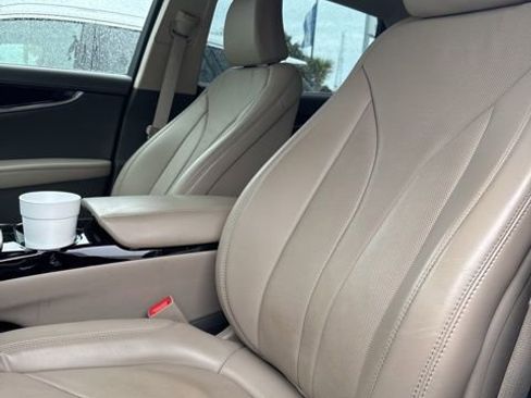 Used 2023 Lincoln Nautilus Reserve w/ Equipment Group 202A image 11