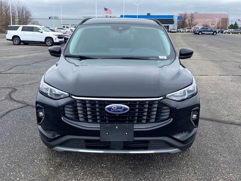 Used 2023 Ford Escape Platinum AWD/4WD image 2