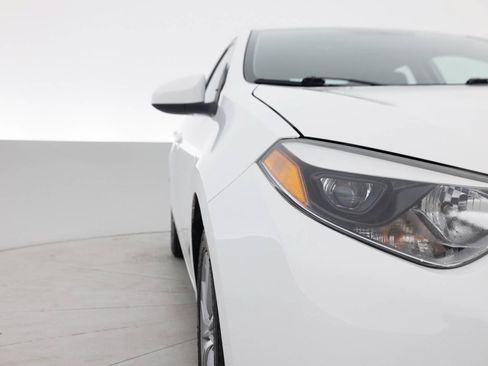 Used 2015 Toyota Corolla LE FWD image 11