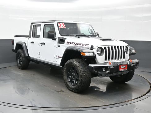 Used 2023 Jeep Gladiator Mojave w/ Trailer Tow Package AWD/4WD image 8