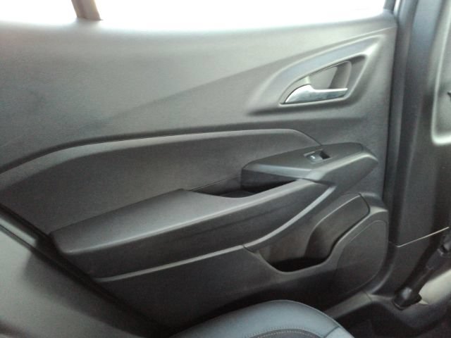 Used 2026 Chevrolet Trax LT w/ Sunroof Package FWD image 25
