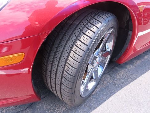 Used 2005 Chevrolet Corvette Coupe w/ Preferred Equipment Group RWD image 14