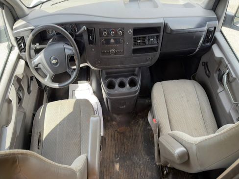 Used 2008 Chevrolet Express 3500 RWD image 15